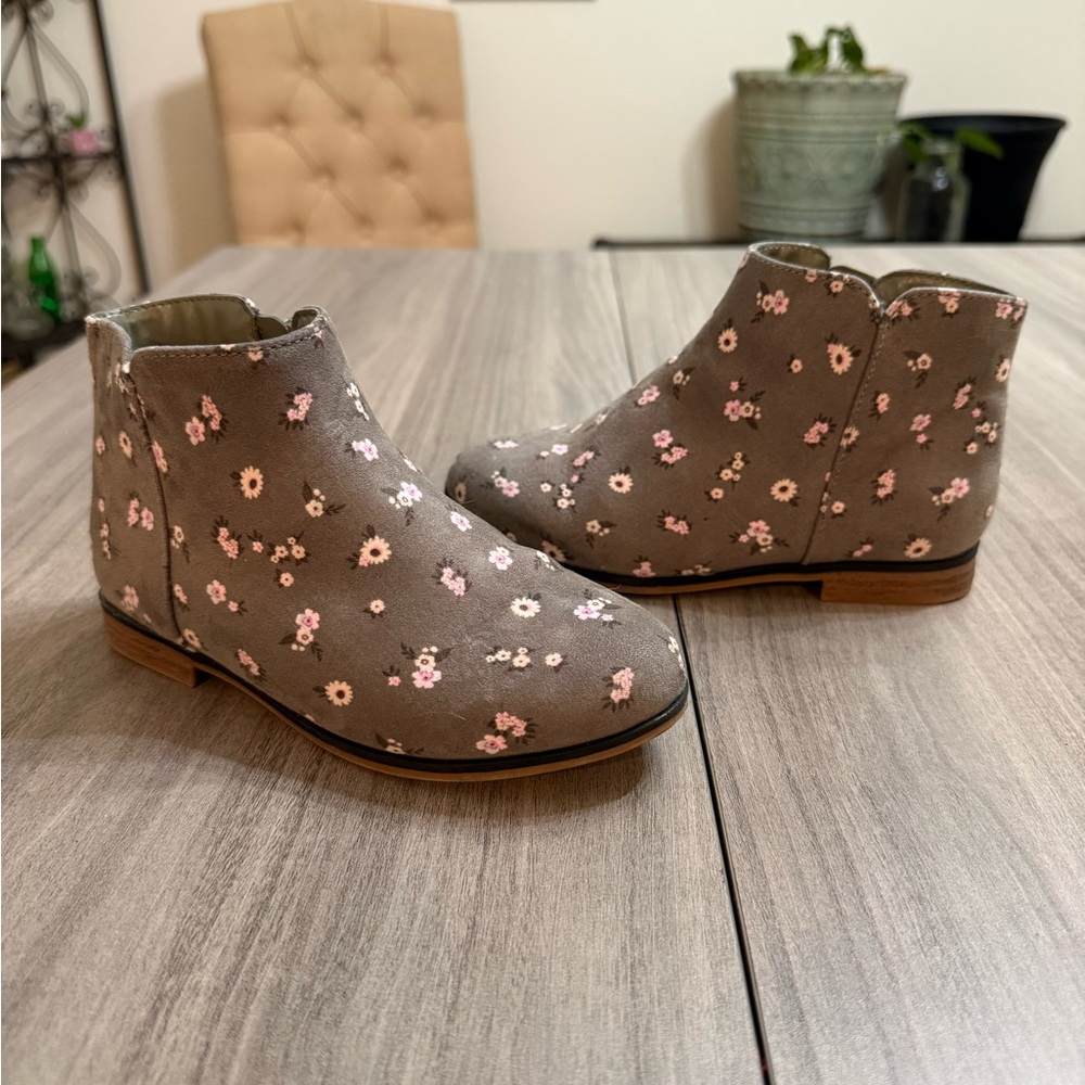 Cat & Jack Taupe Non-Slip Sole Ankle Boots